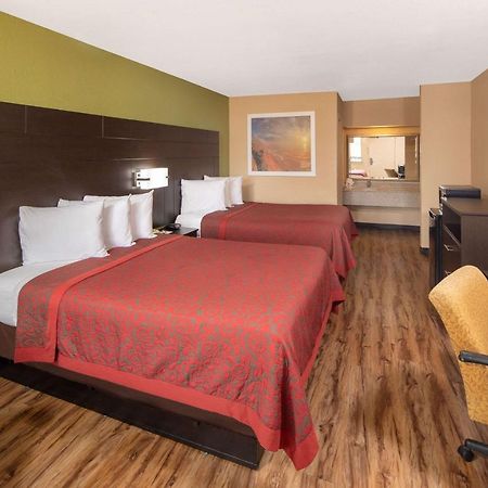 Days Inn By Wyndham Tupelo Bagian luar foto