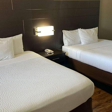 Days Inn By Wyndham Tupelo Bagian luar foto